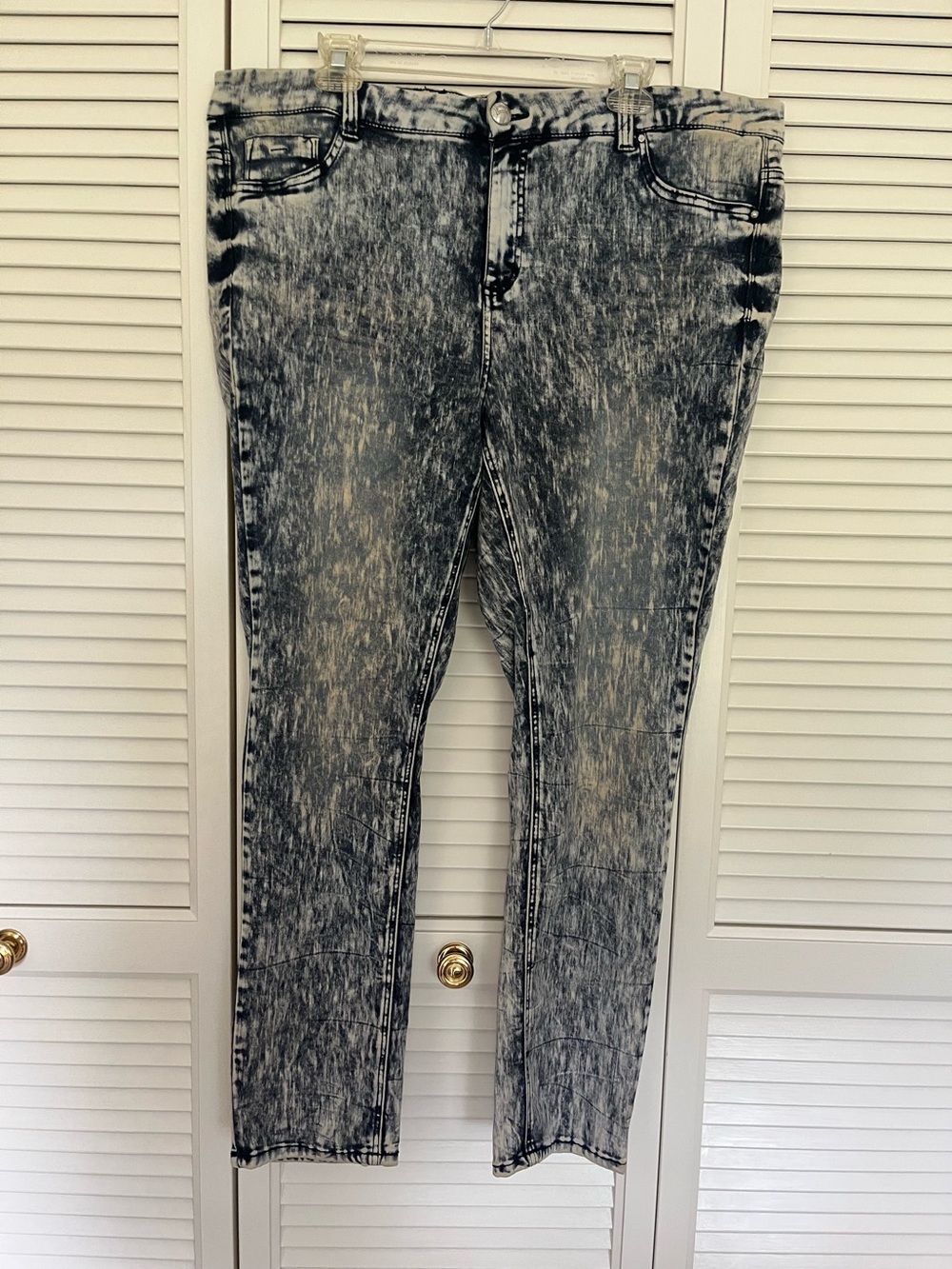 Almost famous stretch jeans